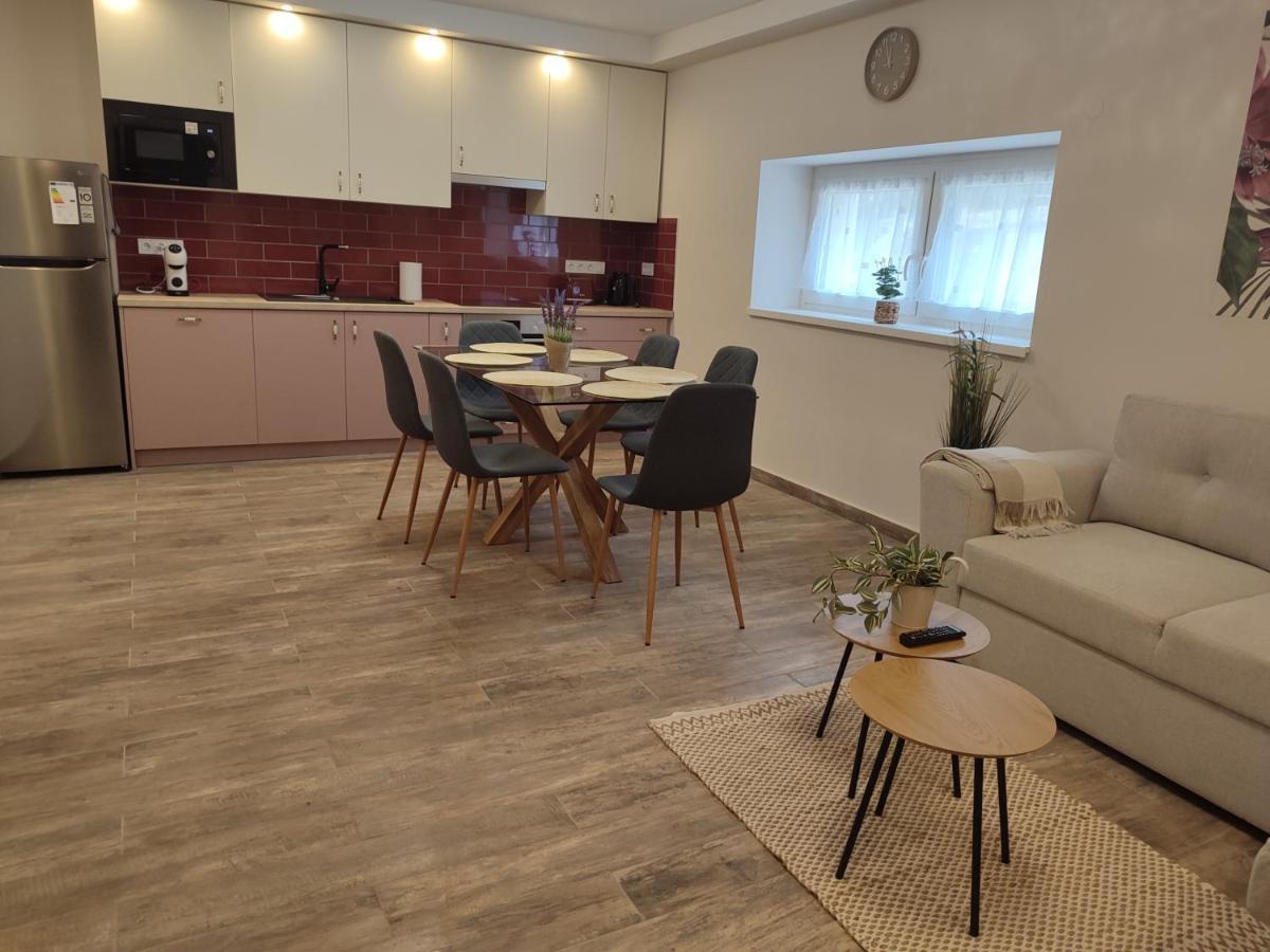 Voeroesko Apartmanhaz Balatonalmádi Екстериор снимка