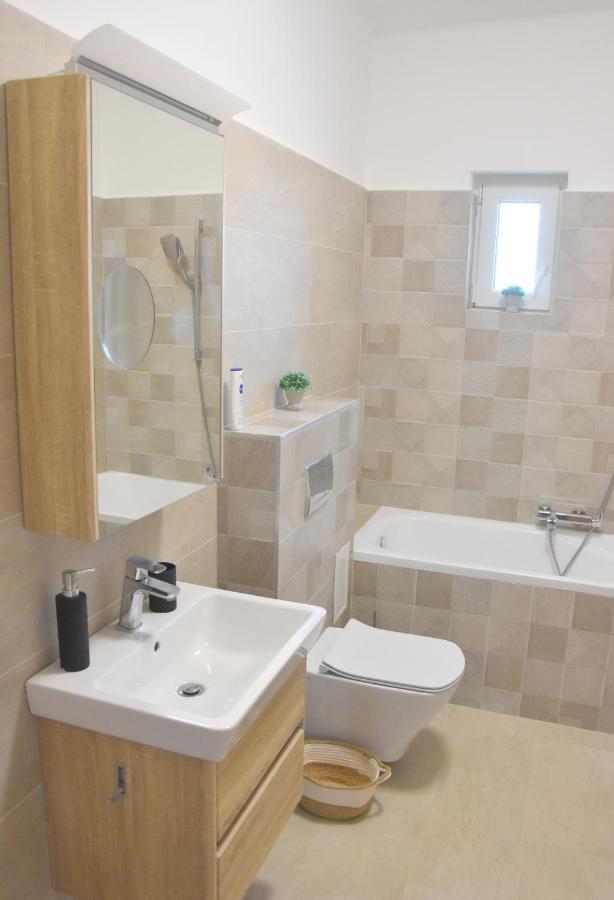 Voeroesko Apartmanhaz Balatonalmádi Екстериор снимка